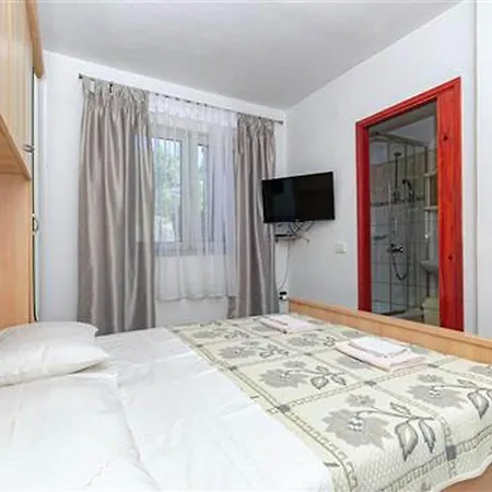 Radojkovi -one Bedroom With Terrace And Partial Sea View A1 룸바르다