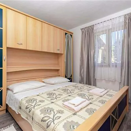 Radojkovi -one Bedroom With Terrace And Partial Sea View A1 Lumbarda