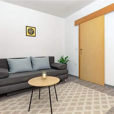 아파트 Radojkovi -one Bedroom With Terrace And Partial Sea View A1 *